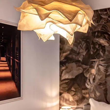 La Terrasse De La Tour Beaune (Cote d'Or)