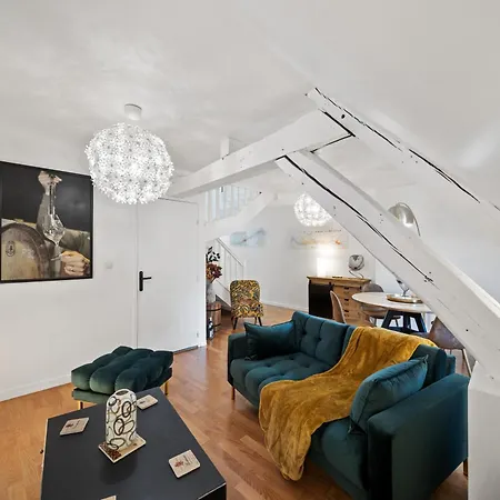 La Terrasse De La Tour