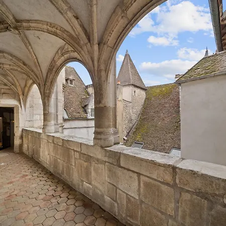 La Terrasse De La Tour * Beaune (Cote d'Or)