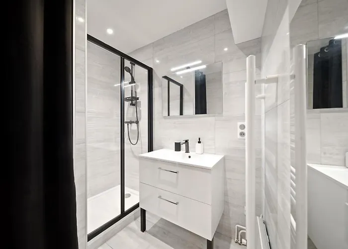 La Terrasse De La Tour