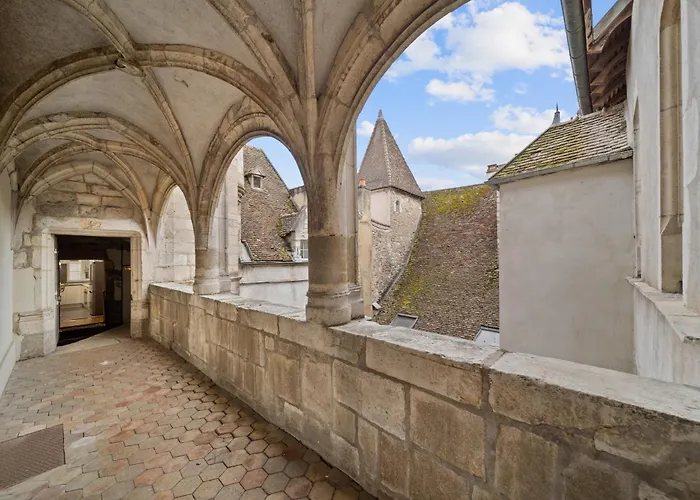 La Terrasse De La Tour * Бон